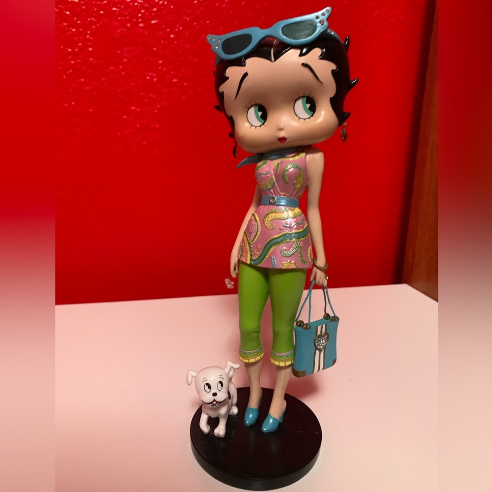 Shopping Betty Boop Collectable Figurine